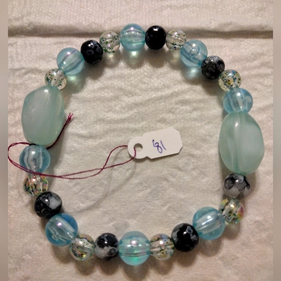 Artemis's Gems custom-made beaded bracelet with blue and clear beads - Picture 1 of 5